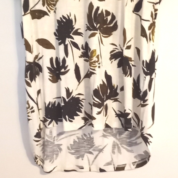 Max Jeans "Camo Floral" Cold Sholder Top in Size Medium  (NWT) - Picture 3 of 9